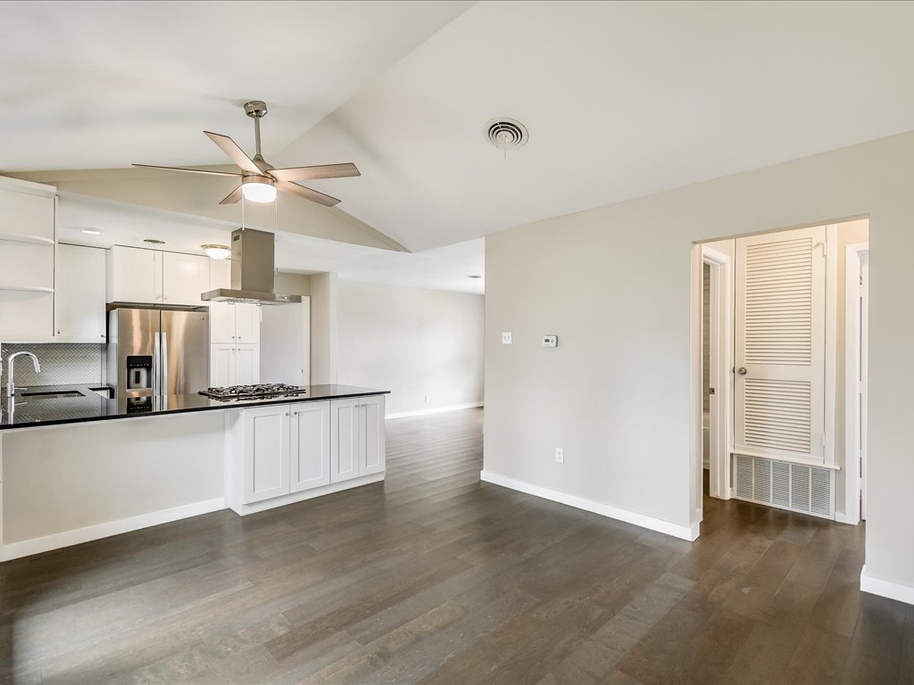05-Dining-Kitchen